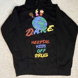 NWT D.A.R.E. "KEEPING KIDS OFF DRUGS" HOODIE / SWEATSHIRT (MEN'S M)